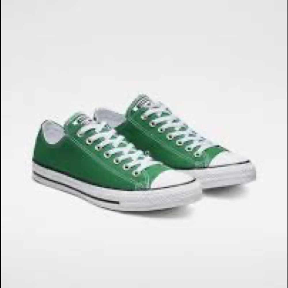 Green Low Top Converse. Women’s Size 9